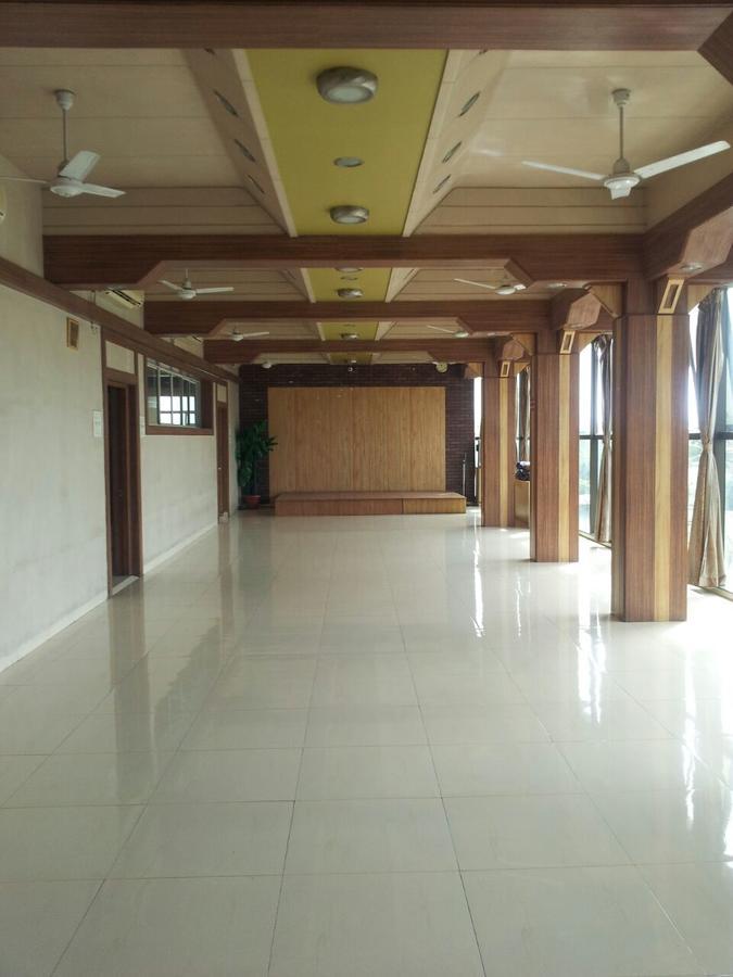 Villa Sarang Lodging & Boarding à Satara Extérieur photo
